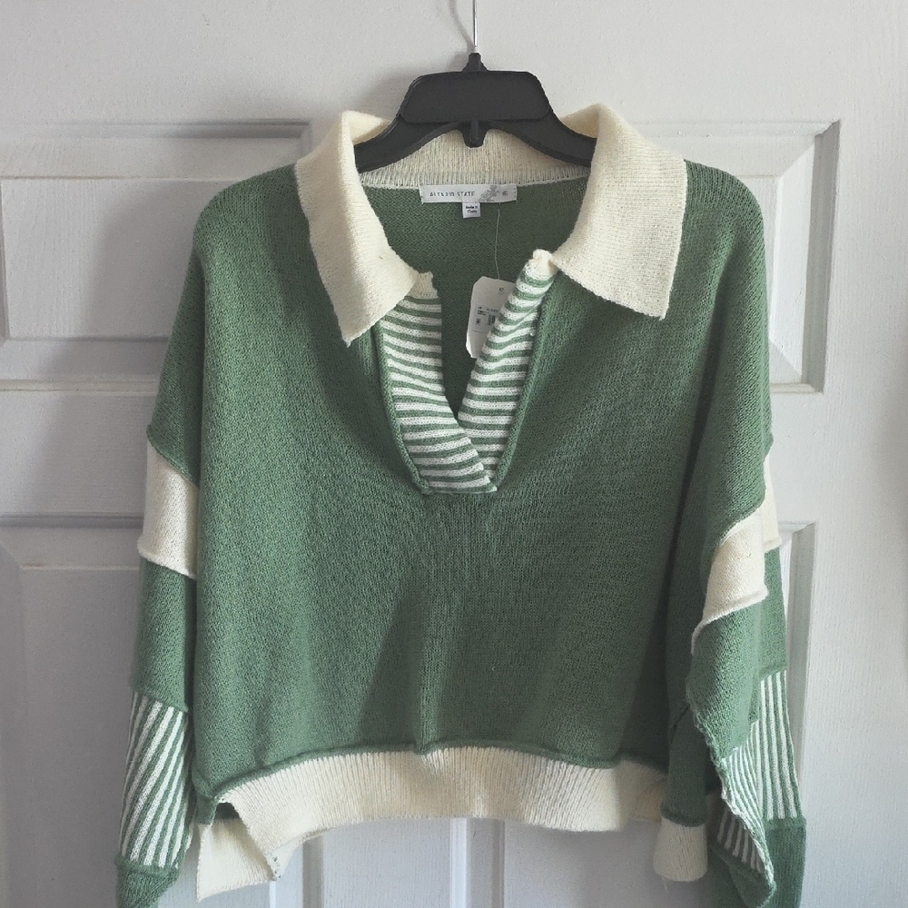 Altar'd State Green and Cream Cropped  V-Neck, Long Sleeved Sweater, Small, NWT - Picture 2 of 12
